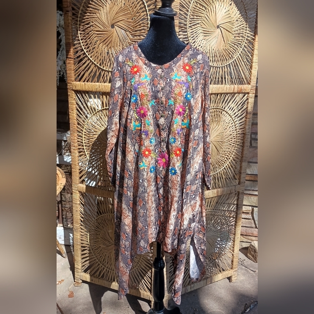 Ivy Jane Floral Embroidered Tunic Dress_Large
